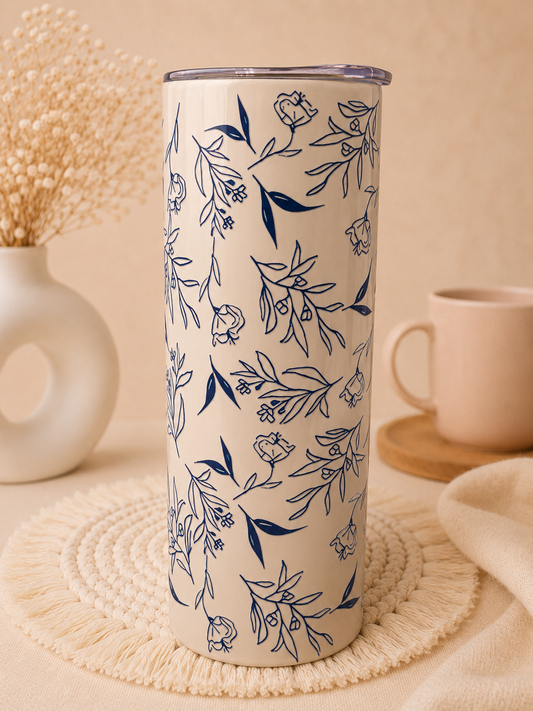 🌿 Thermobecher 20 oz – Elegantes blaues Blumenmuster